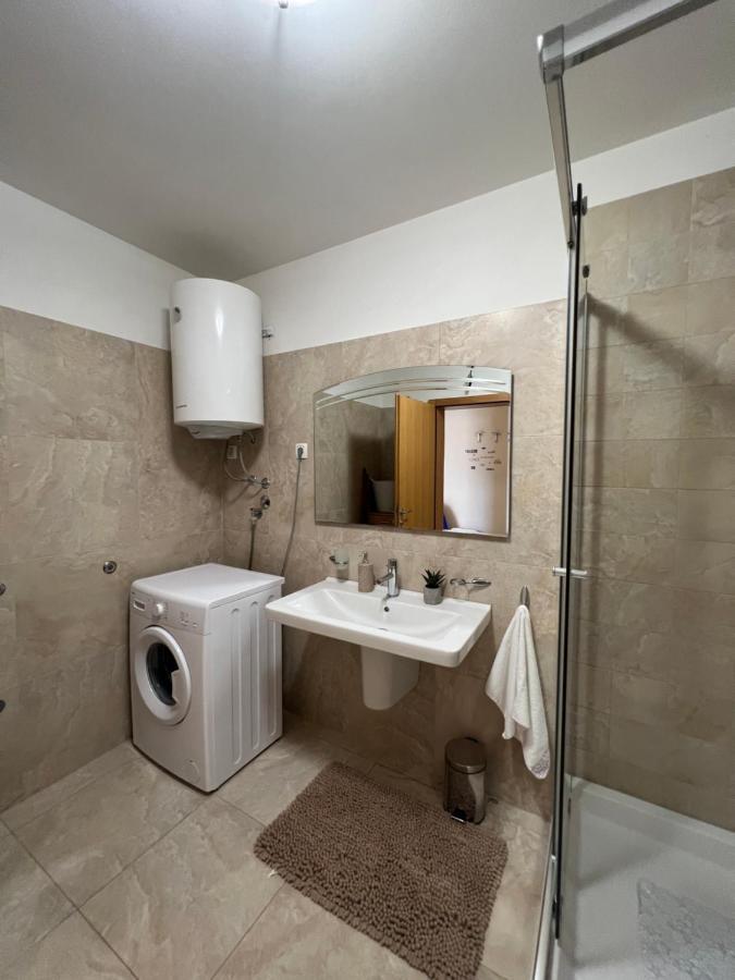 Ana Exclusive Apartments Jelsa  Bagian luar foto
